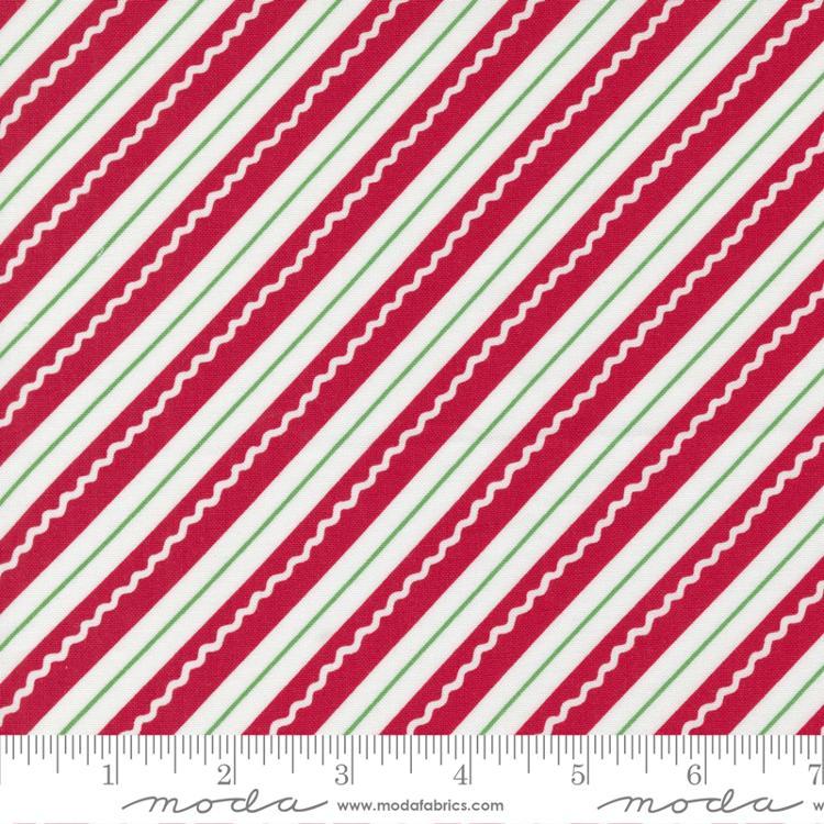 Reindeer Games Poinsettia Red 22445 13 Moda #1 (32317)