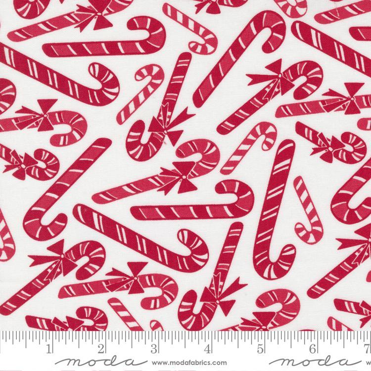 Reindeer Games Winter White Red 22441 21 Moda #1 (32312)