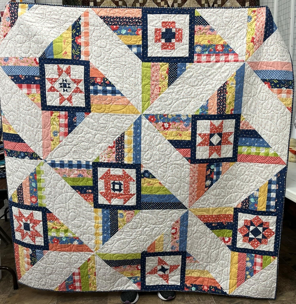 Sunny Patches finished quilt 70 x 70 (35466)