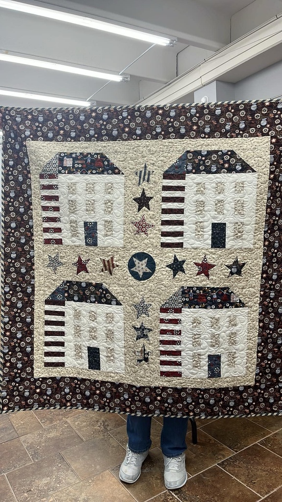 Homes Finished Quilt 54 x 56 (36430)