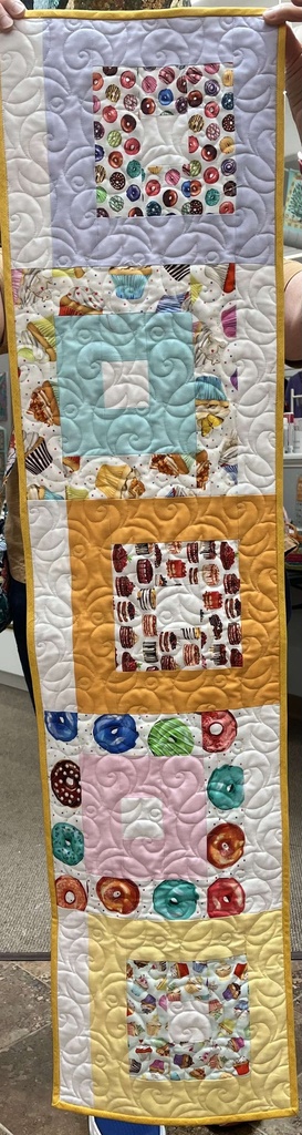 Sweet Tooth Cupcake Party table runner (VR Pattern) 12 x 50 (36438)