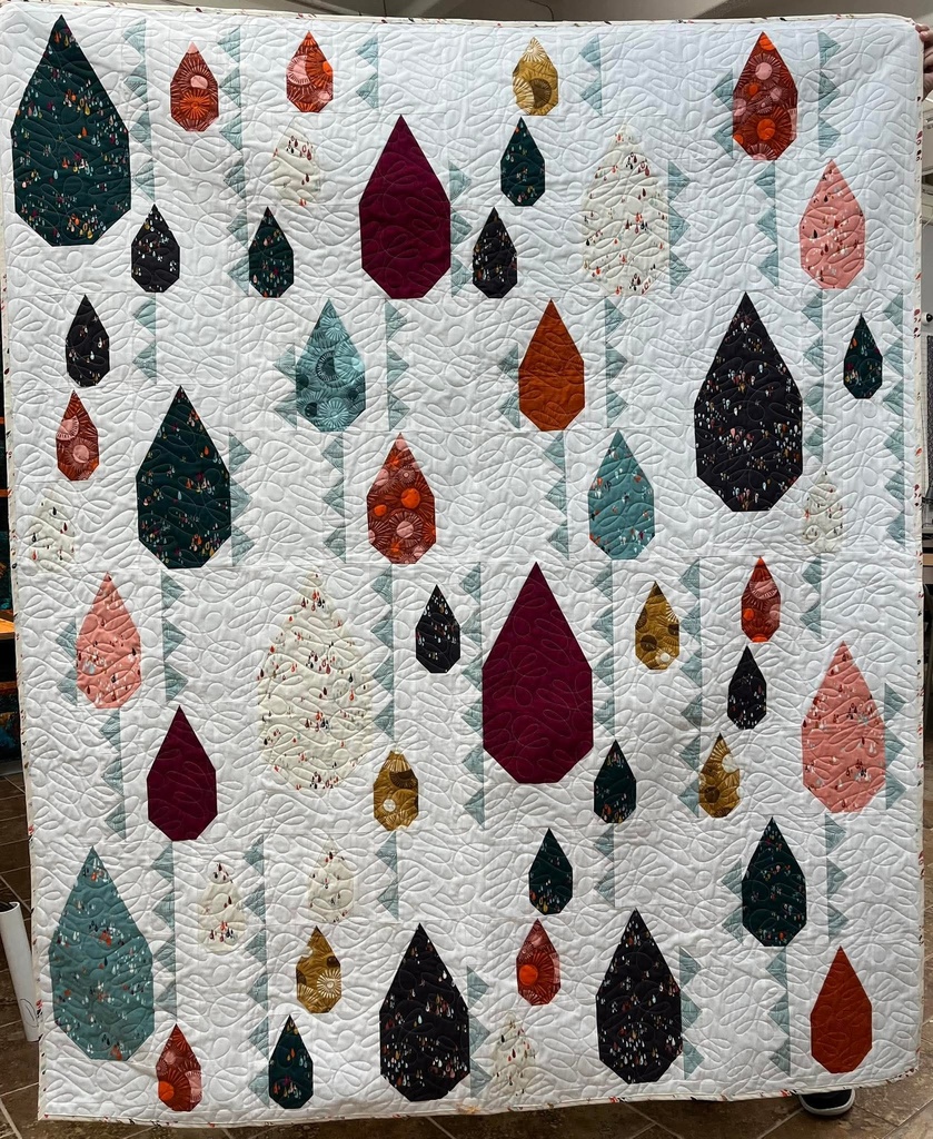 Raindrop Finished Quilt 62 x 74 (36972)