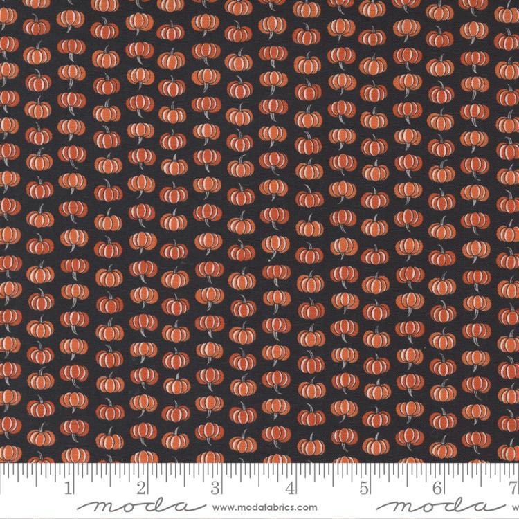 Ghostly Greetings Midnight Blac 56047 16 Moda #1 (30999)