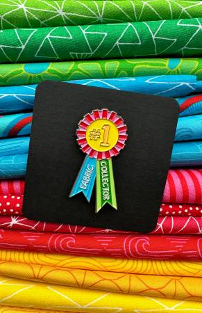 [33501] Sassafras Lane Enamel Pin - #1 Fabric Collector