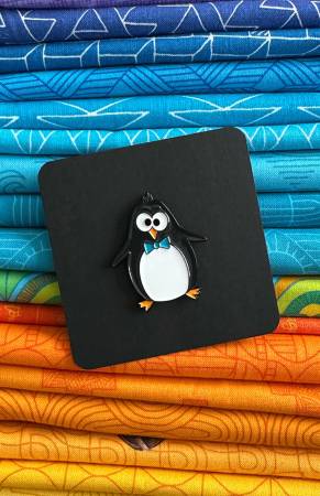 [33500] Sassafras Lane Enamel Pin - Penguin