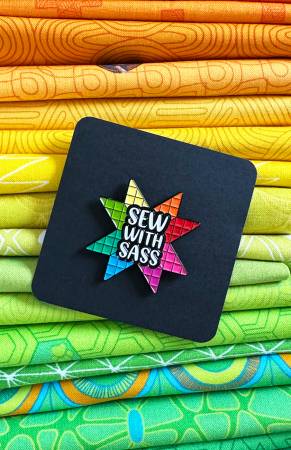 [33506] Sassafras Lane Enamel Pin - Sew With Sass (33506)