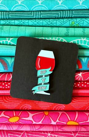 [33495] Sassafras Lane Enamel Pin -Sip n Sew Wine (33495)