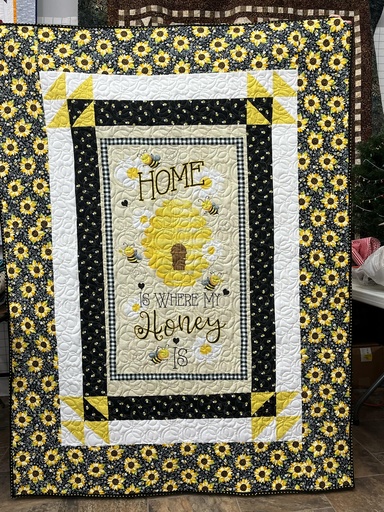 [35607] Home is Where My Honey Is finished quilt 53x71 (35607)