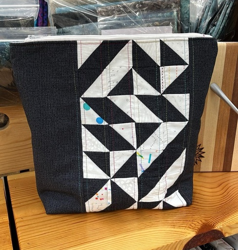 [36233] Colors of Moda zipper pouch 11.5W x 10H x 4D (36233)